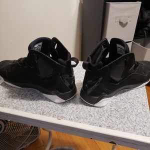 Jordan True Flights